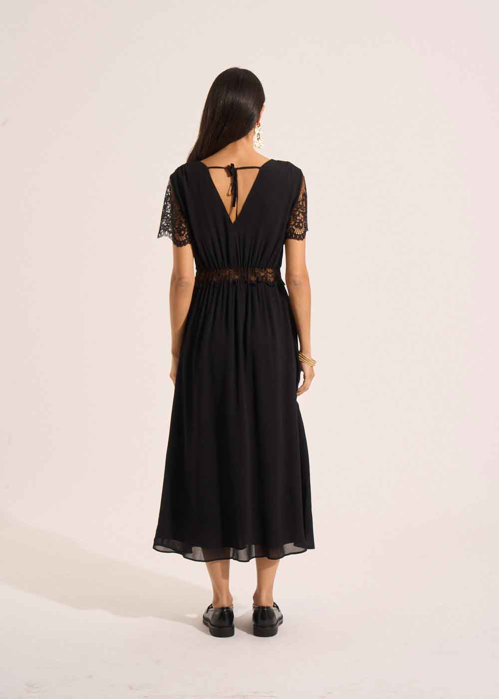 V-neck midi dress with lace - Sud Express - 4 - Sud Express