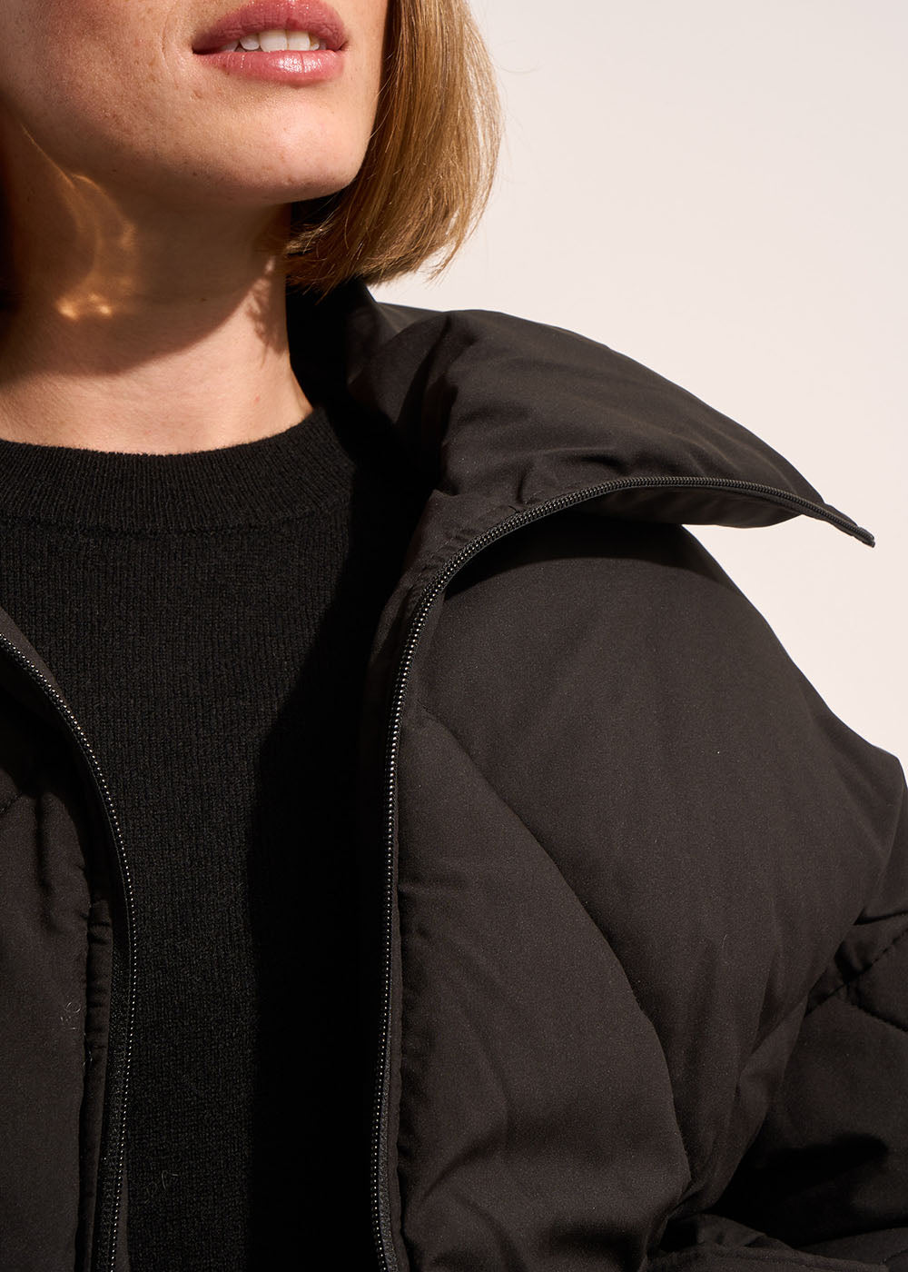 Loose-fitting quilted diamond-patterned jacket with a large collar - Sud Express - 2 - Sud Express