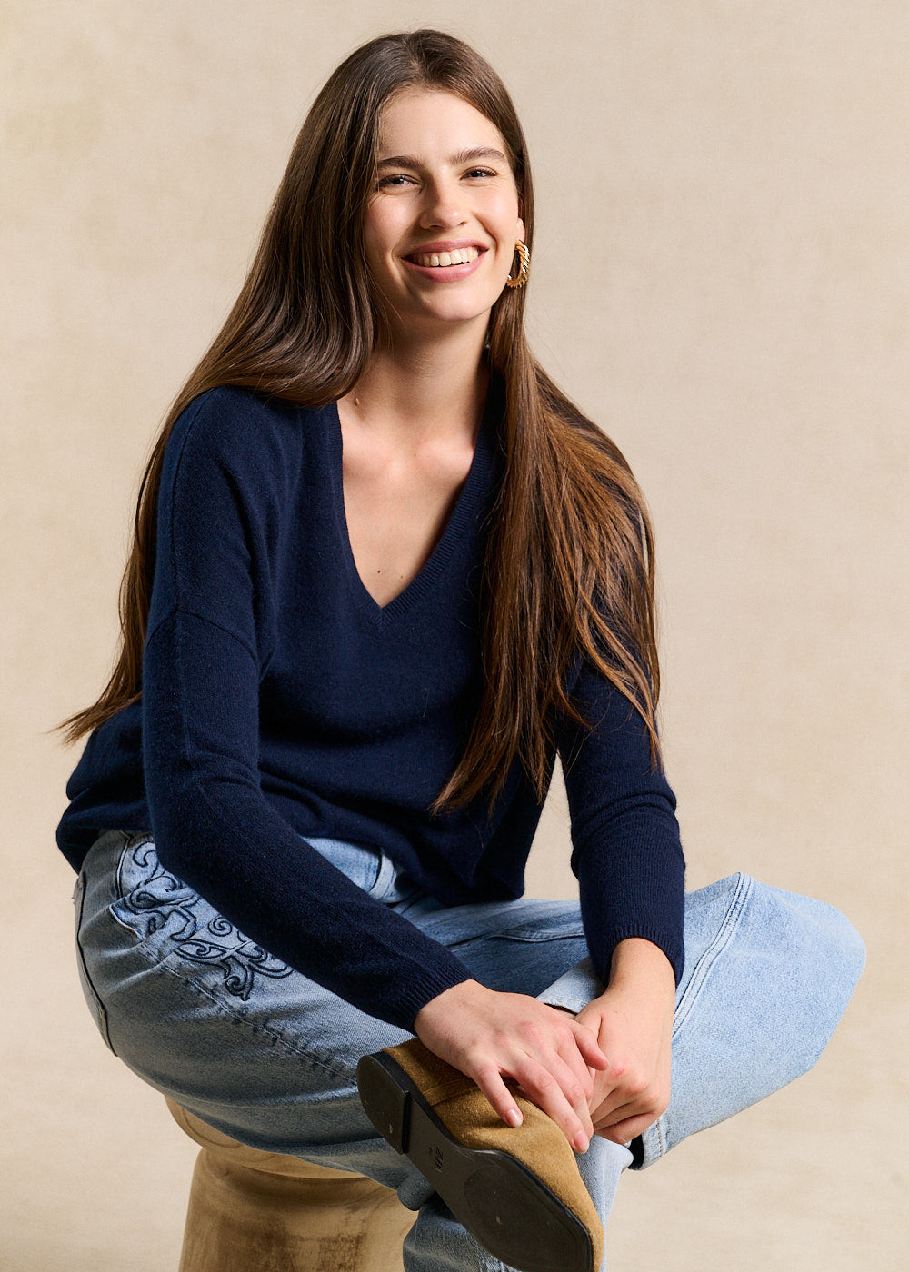 MONJOE Cashmere V-neck sweater with long sleeves - 1 - Sud Express - Sud Express