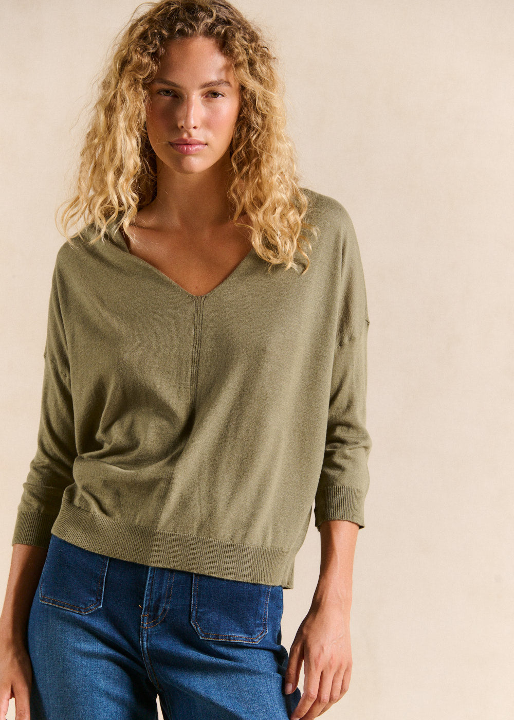 Oversized V-neck jumper with mid-length sleeves - Sud Express - 5 - Sud Express