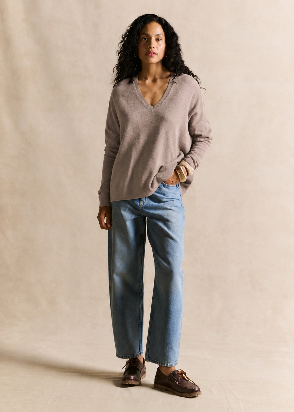 Cashmere V-neck sweater flared fit - Sud Express - 2 - Sud Express