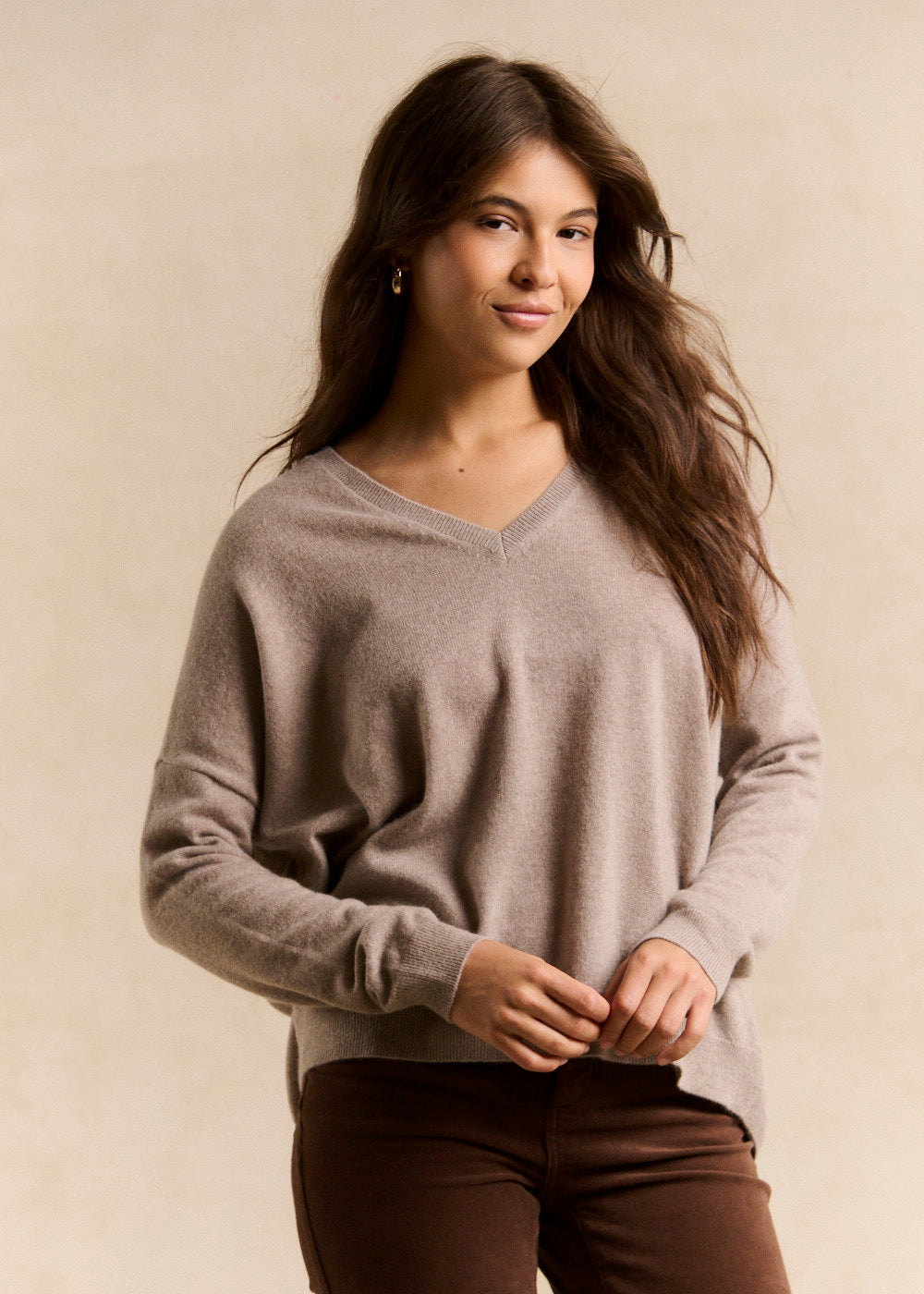 Cashmere V-neck sweater flared fit - Sud Express - 5 - Sud Express