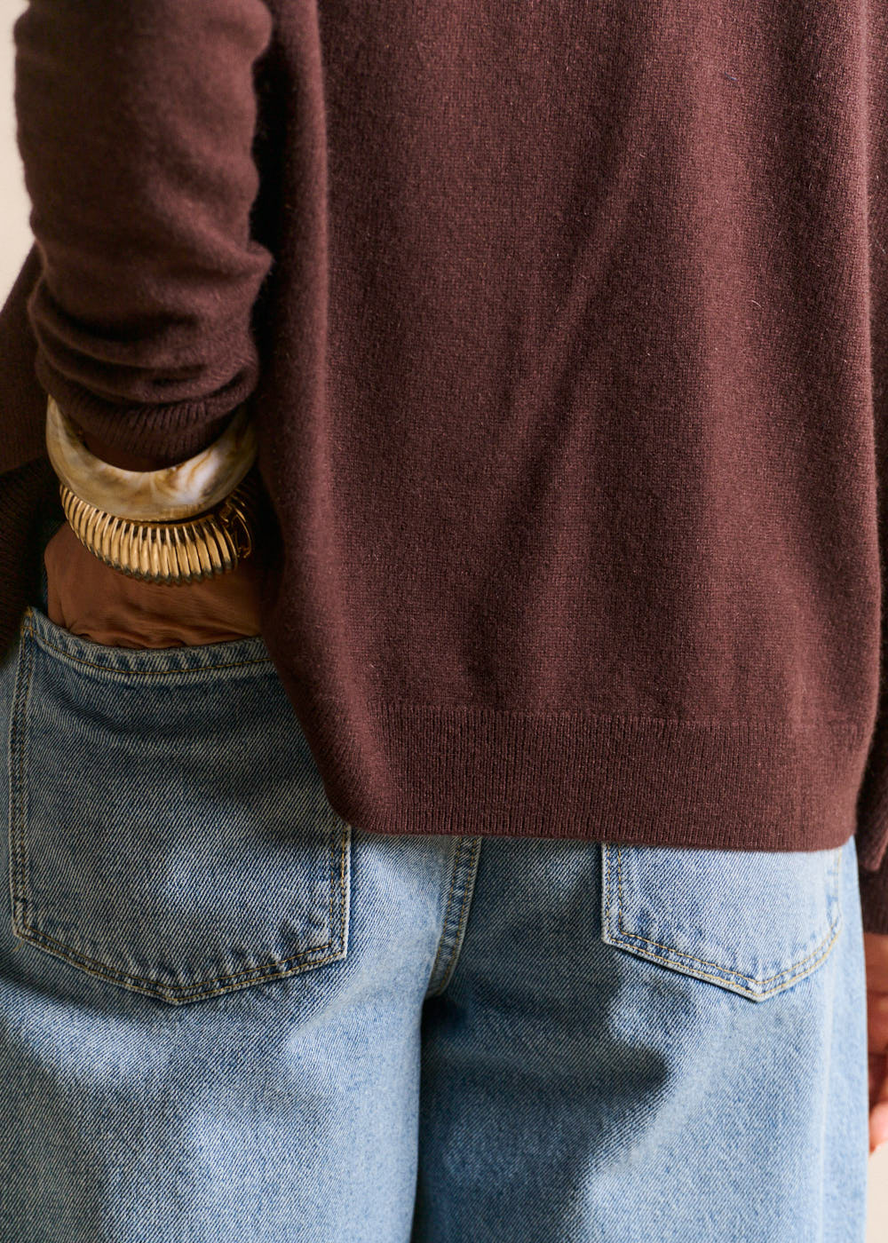 Cashmere V-neck sweater flared fit - Sud Express - 2 - Sud Express
