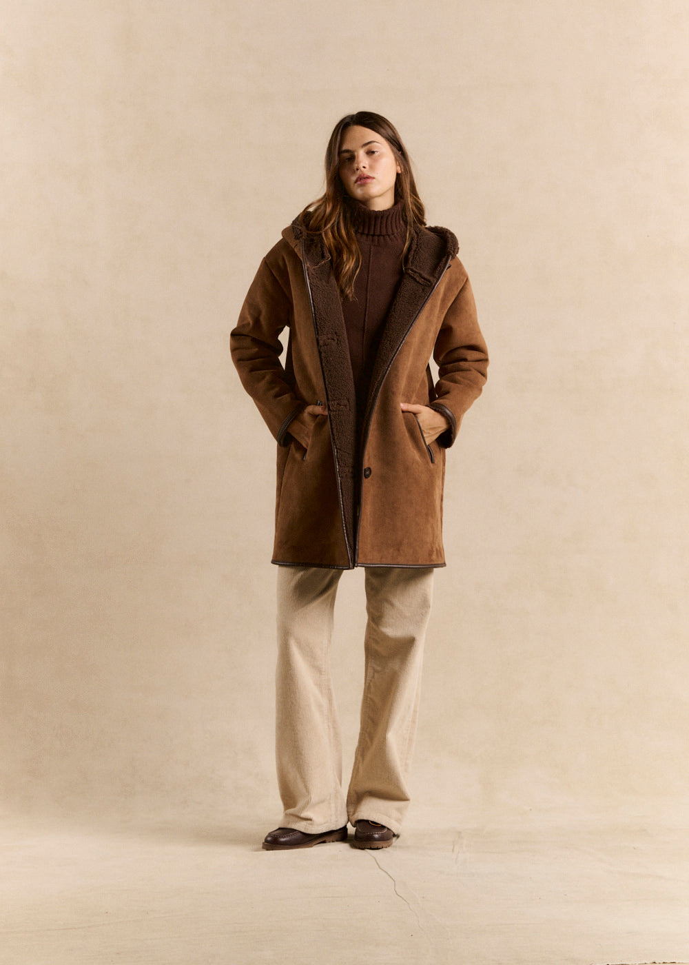 Manteau ample en peau lainée à capuche - Sud Express - 5 - Sud Express