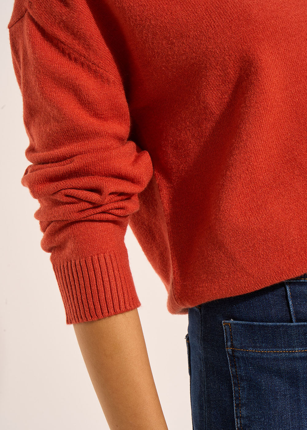 Boxy V-neck sweater - Sud Express - 4 - Sud Express