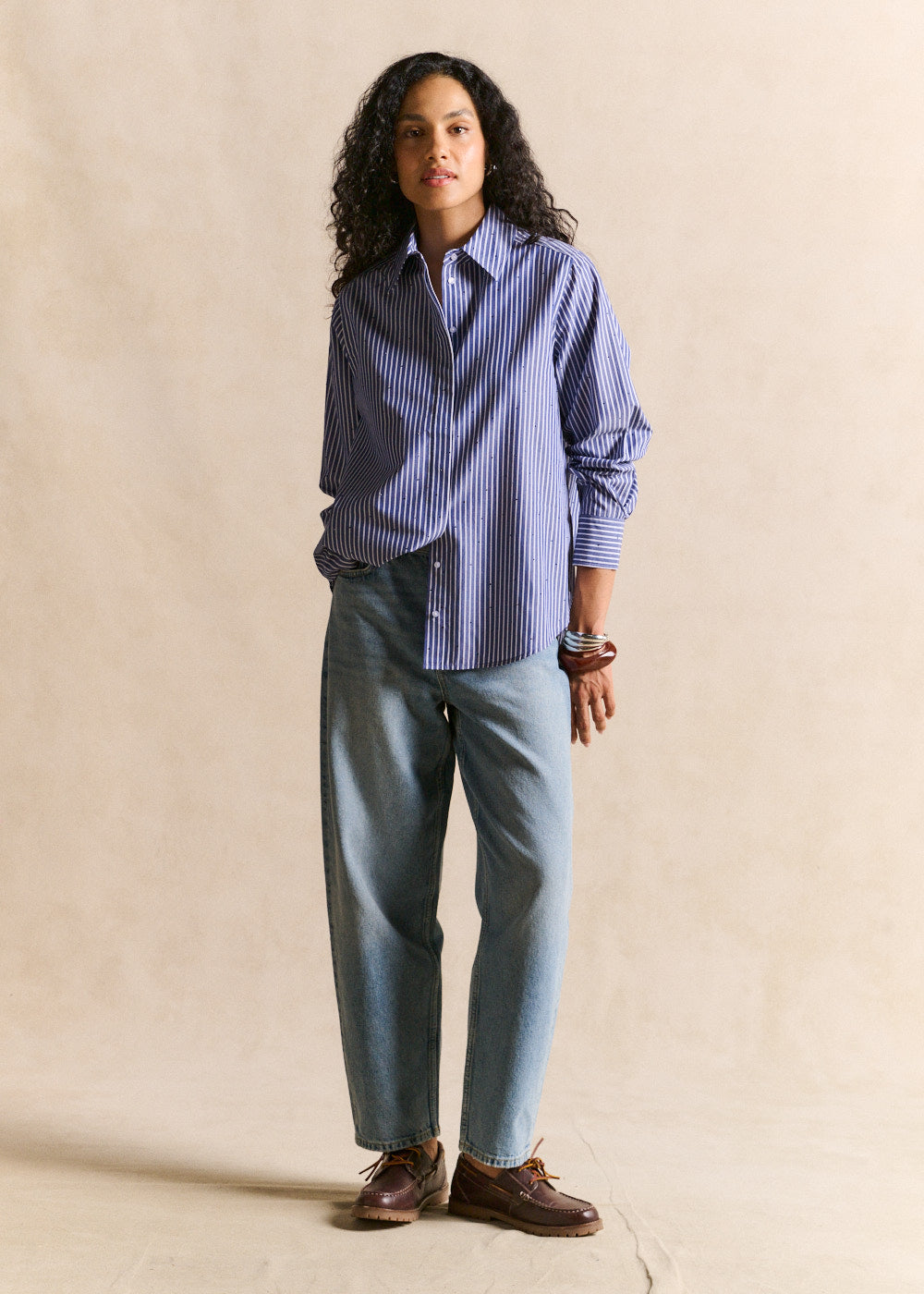 Striped oversized shirt with rhinestone details - Sud Express - 5 - Sud Express