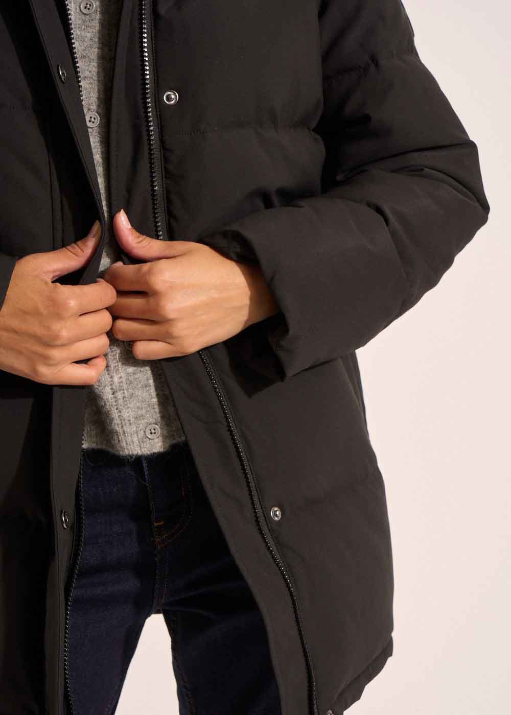 Mid-thigh iridescent puffer jacket with detachable hood - Sud Express - 4 - Sud Express