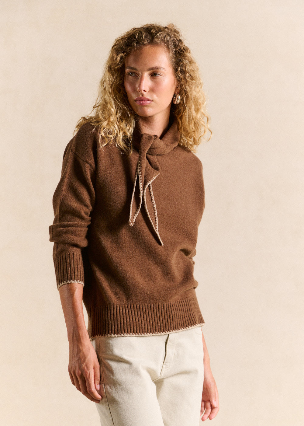 Round-neck jumper with detachable scarf - Sud Express - 1 - Sud Express