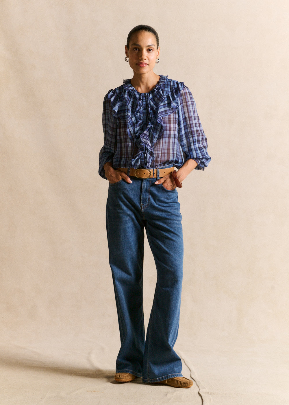 Blouse with ruffled collar and puffed sleeves - Sud Express - 5 - Sud Express