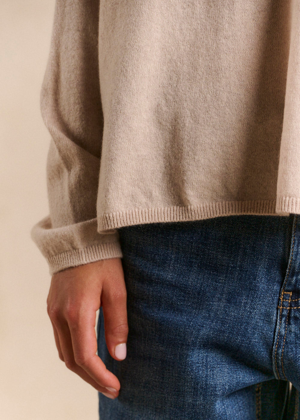 Loose-fitting cashmere jumper with a Tunisian collar - Sud Express - 4 - Sud Express