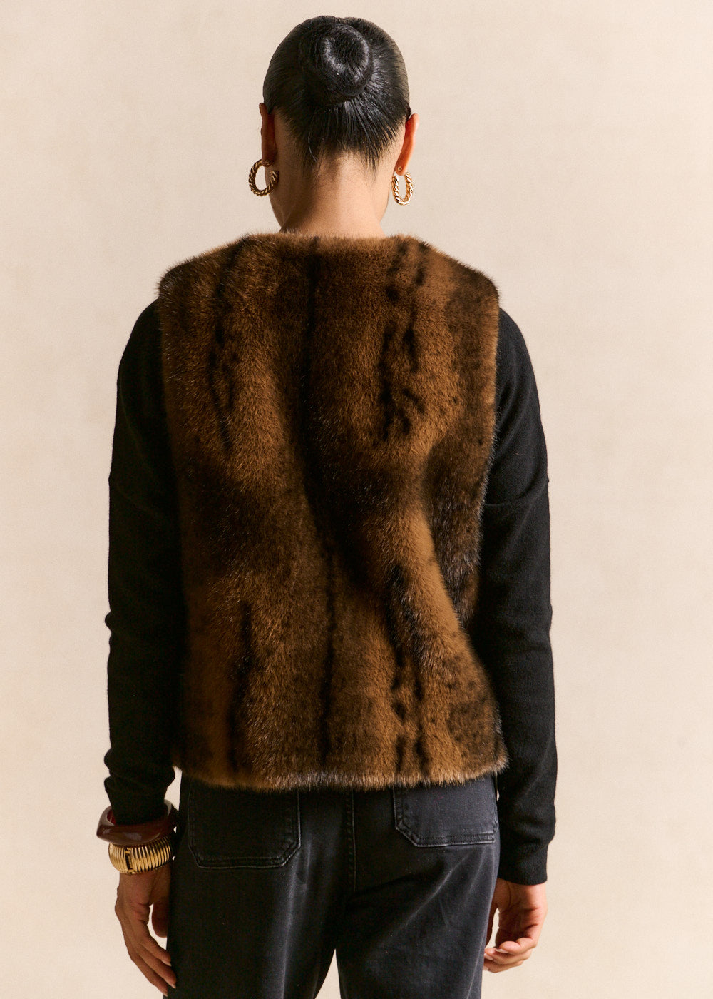 Faux-fur sleeveless waistcoat - Sud Express - 3 - Sud Express