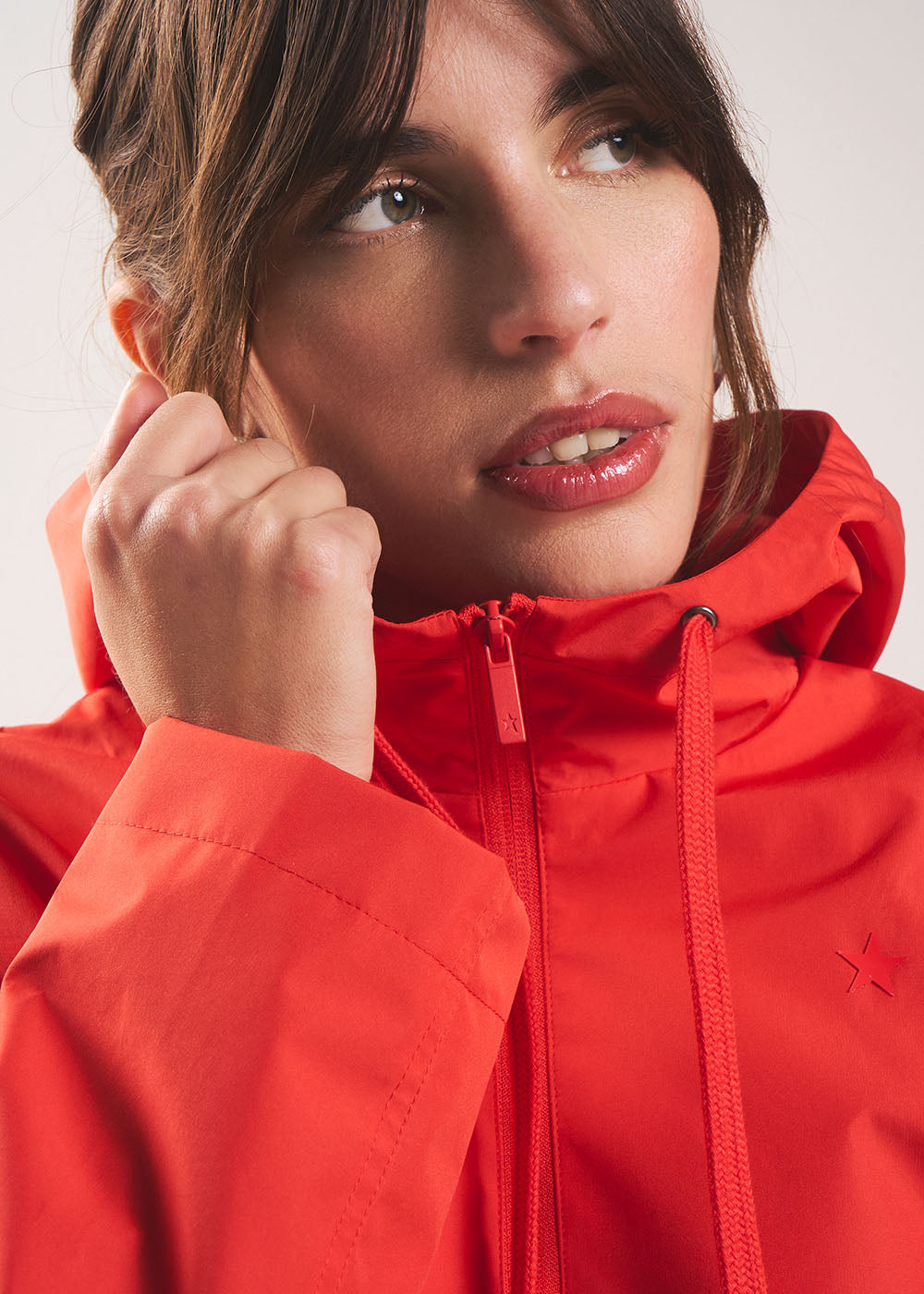Water-repellent raincoat with hood - Sud Express - 2 - Sud Express