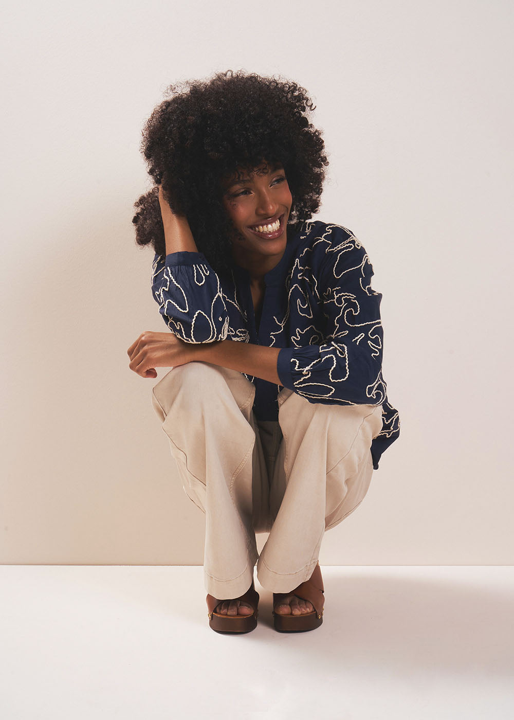 Floral print shirt with Tunisian collar - Sud Express - 6 - Sud Express
