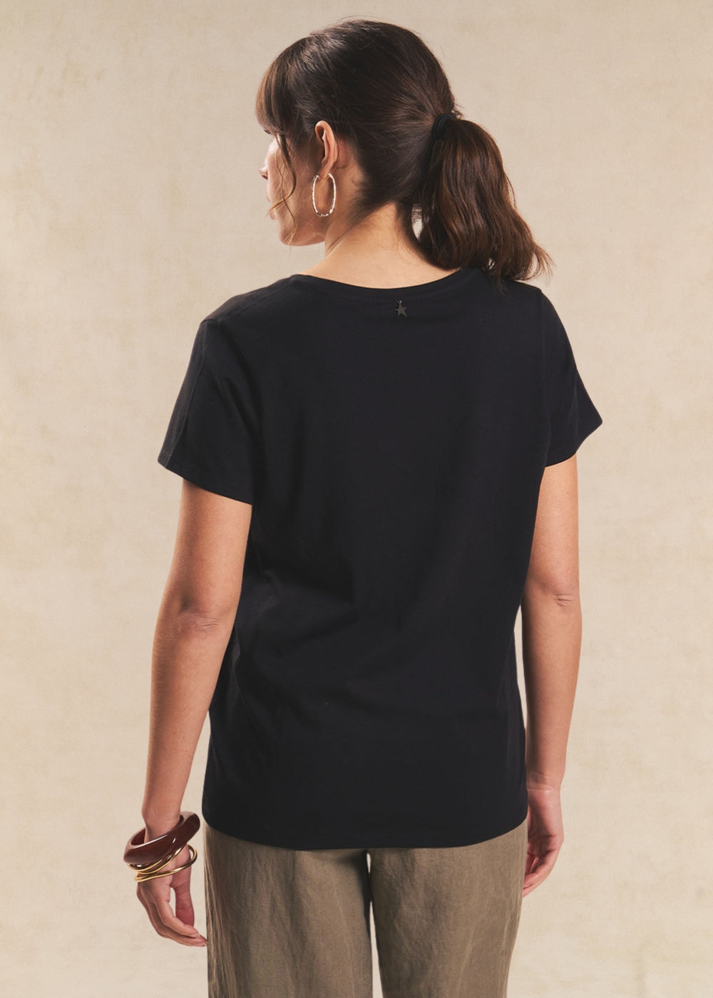 Cotton V-neck T-shirt - Sud Express - 3 - Sud Express