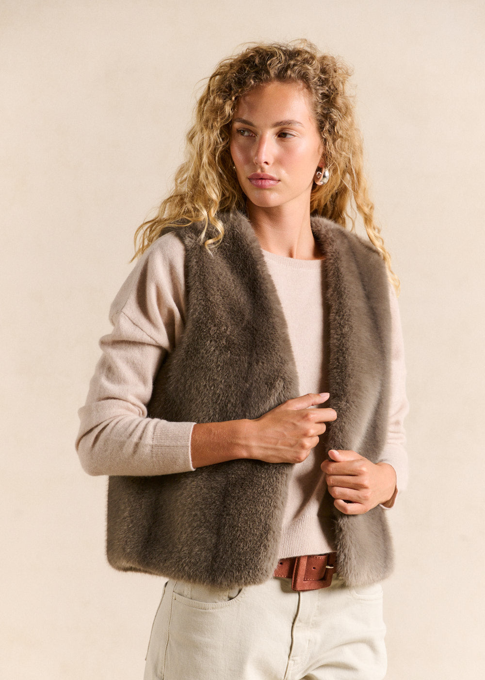 Faux-fur sleeveless waistcoat - Sud Express - 1 - Sud Express