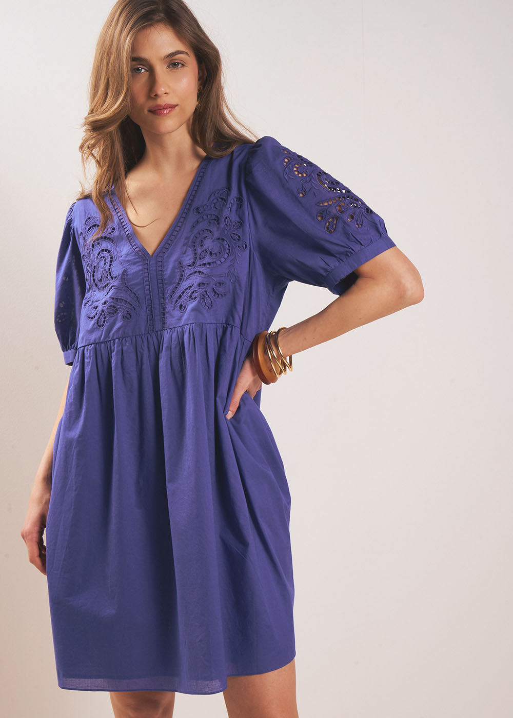 Short embroidered cotton dress - Sud Express - 5 - Sud Express