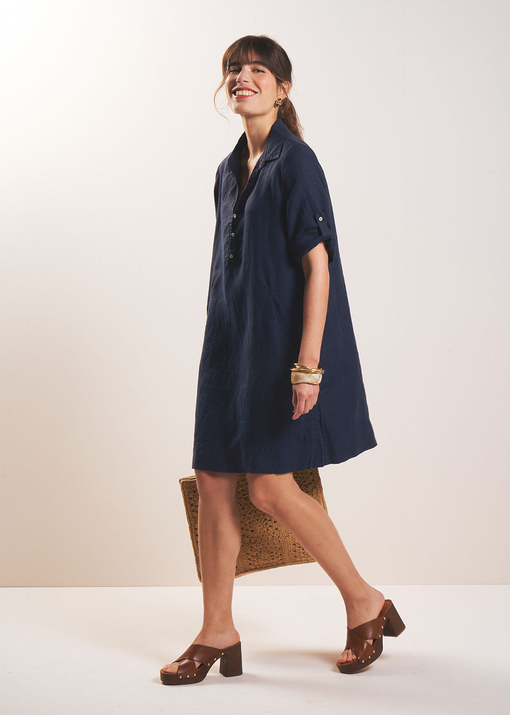 Short linen dress with shirt collar - Sud Express - 5 - Sud Express
