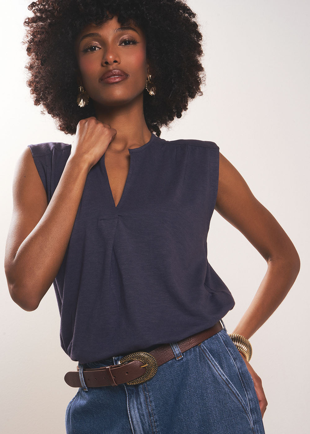 Fluid V-neck tank top with wide straps - Sud Express - 5 - Sud Express