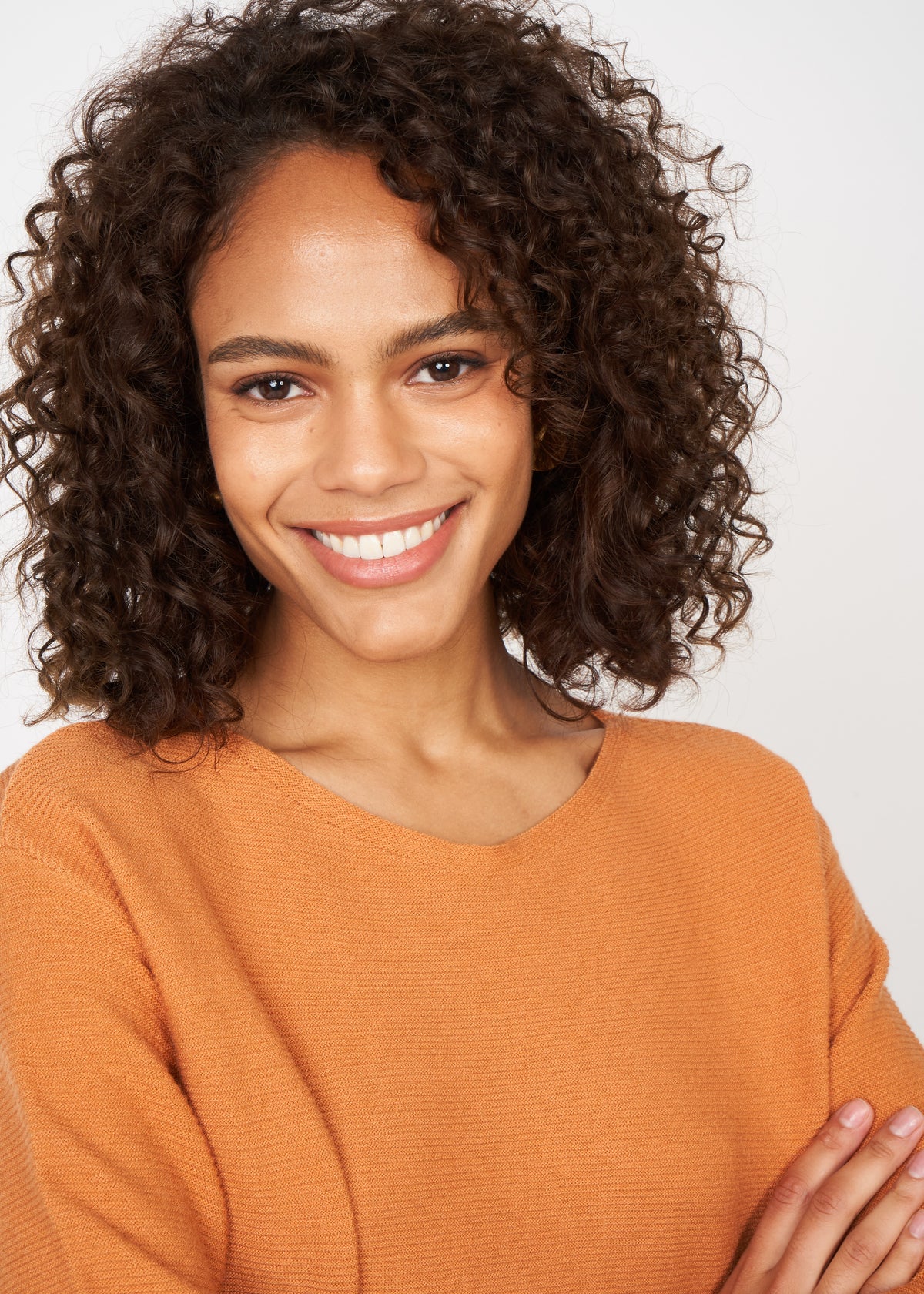 Loose and long sweater with round neck and long sleeves - Sud Express - 1 - Sud Express