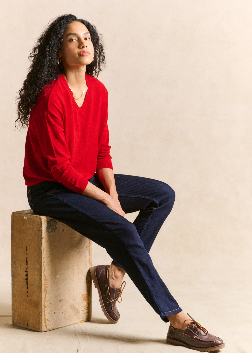 V-neck wool sweater with relaxed fit - Sud Express - 1 - Sud Express