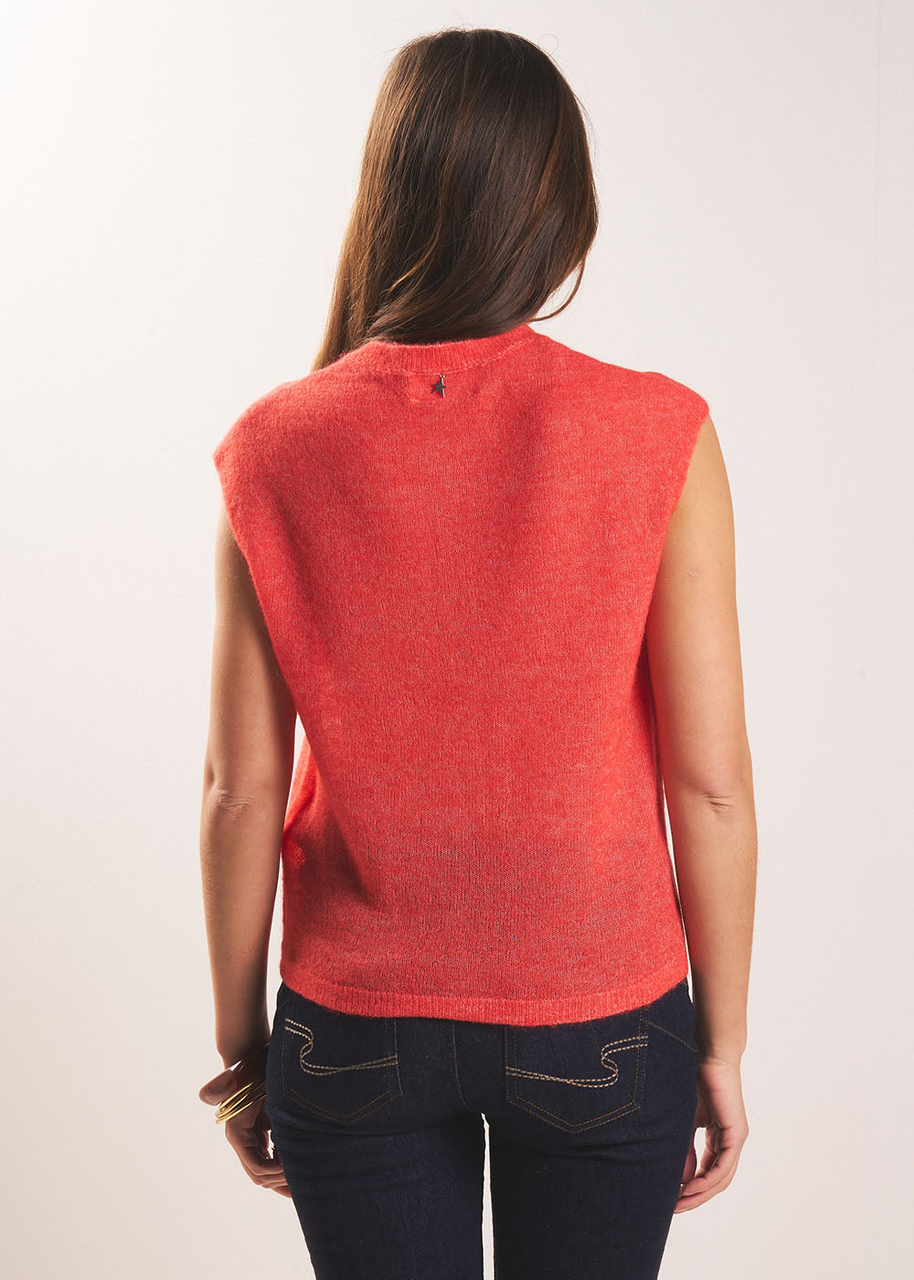 Sleeveless cardigan with round neck - Sud Express - 3 - Sud Express