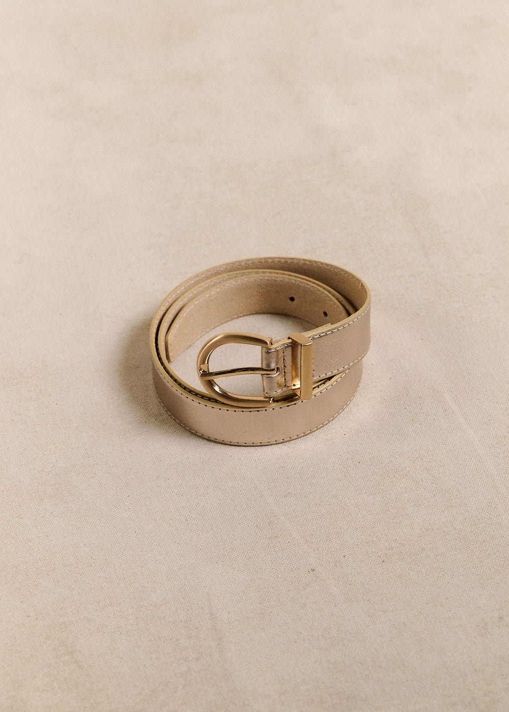 Leather belt with a domed gold buckle - Sud Express - 1 - Sud Express