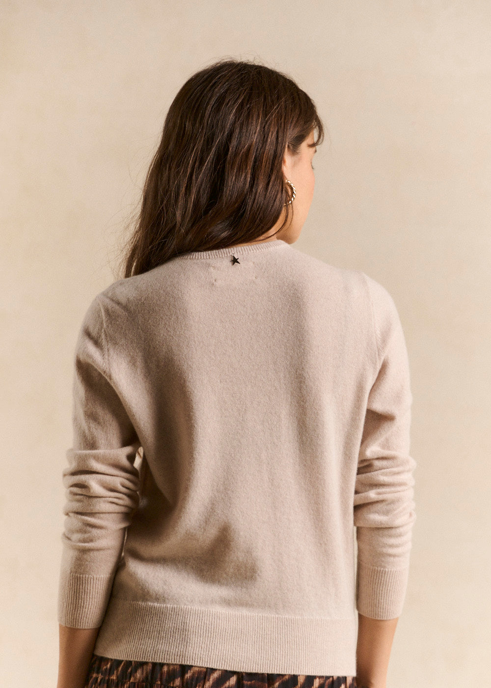 Buttoned cashmere cardigan, straight cut - Sud Express - 3 - Sud Express
