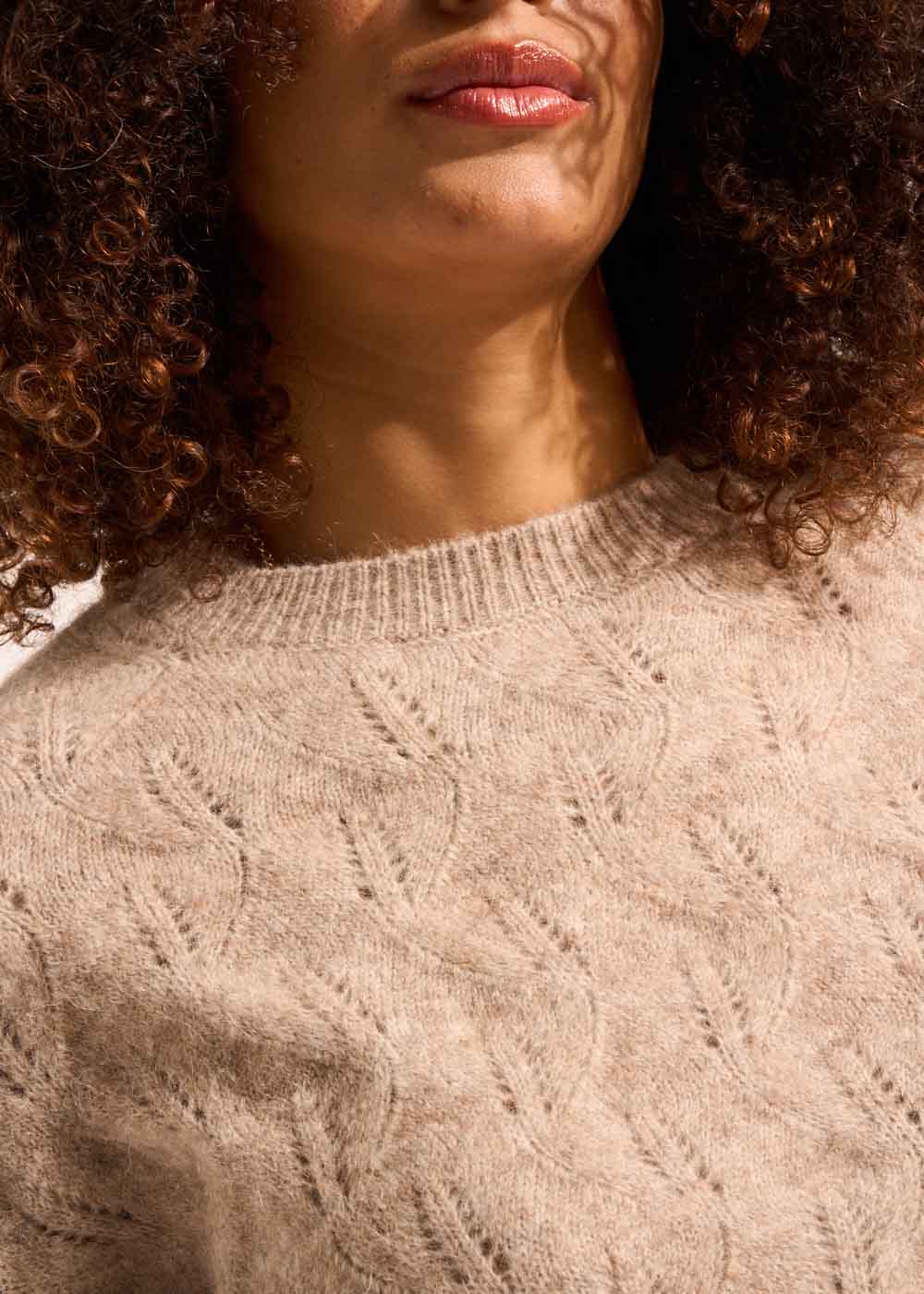 Round neck jumper with a pattern of dots - Sud Express - 2 - Sud Express