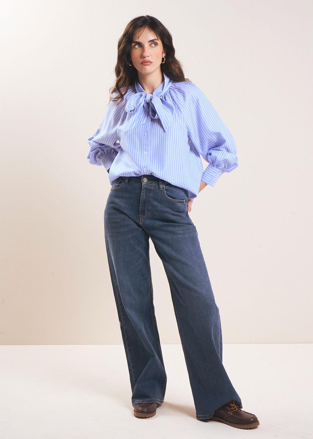 Victorian-style tie-neck shirt - Sud Express - 5 - Sud Express