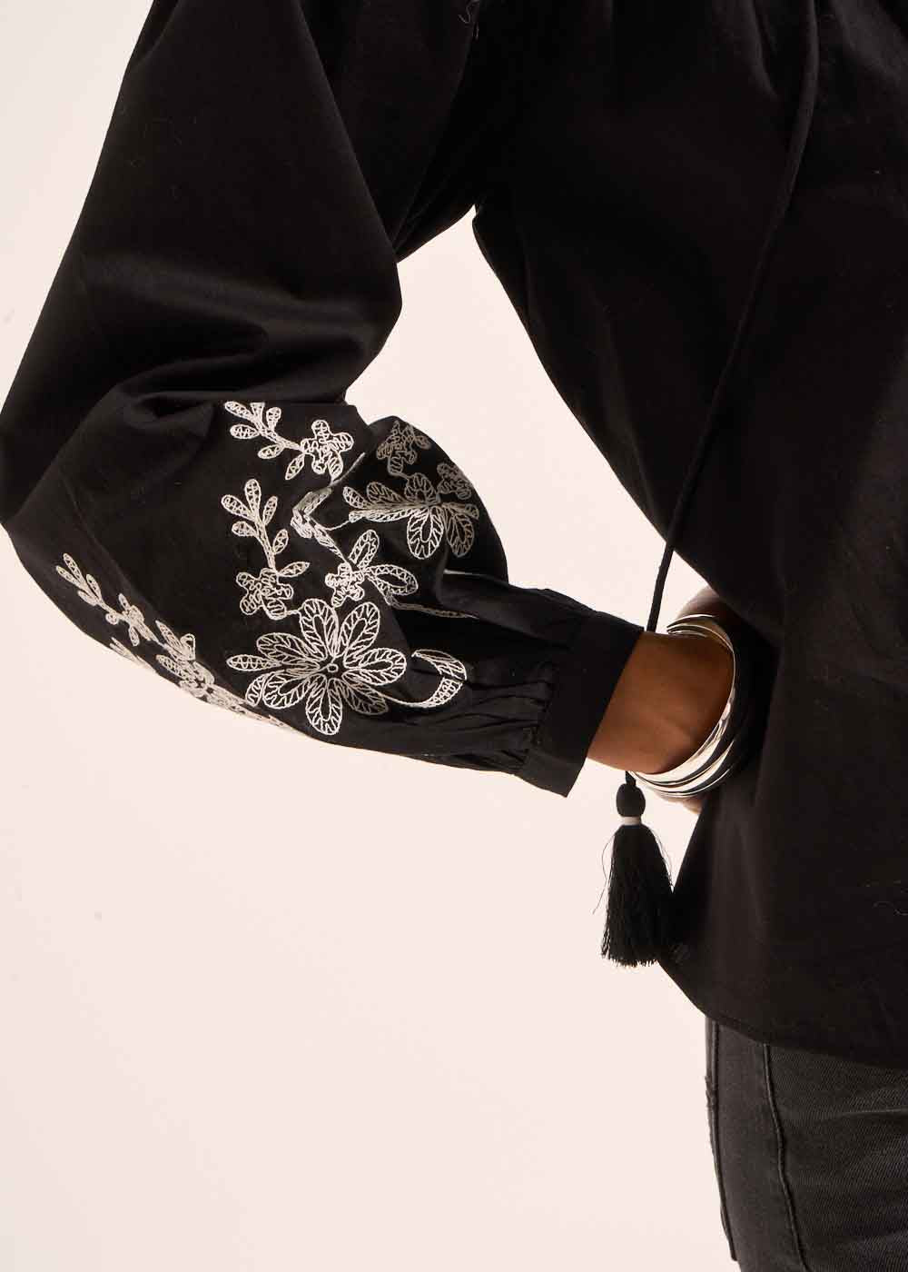 Blouse broderies contrastées - Sud Express - 2 - Sud Express