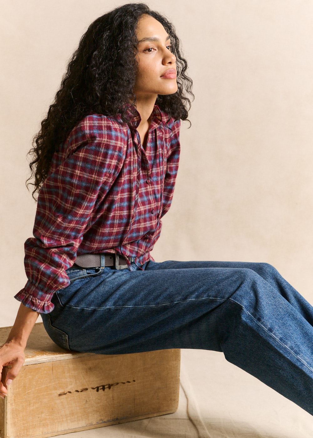 Checked blouse with ruffled tie collar - Sud Express - 4 - Sud Express