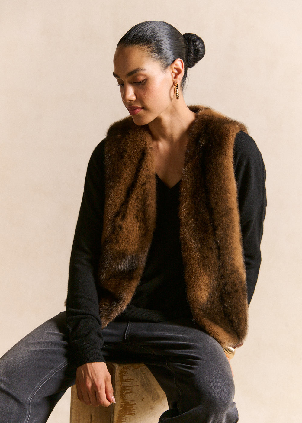 Faux-fur sleeveless waistcoat - Sud Express - 1 - Sud Express