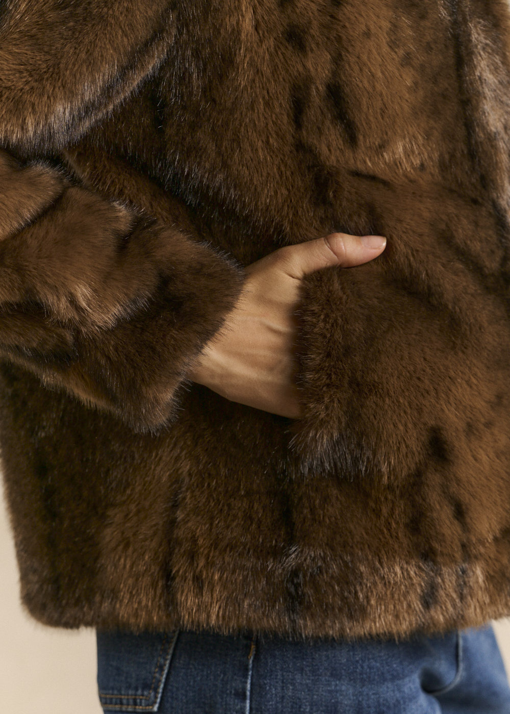 Hooded faux fur coat - Sud Express - 4 - Sud Express