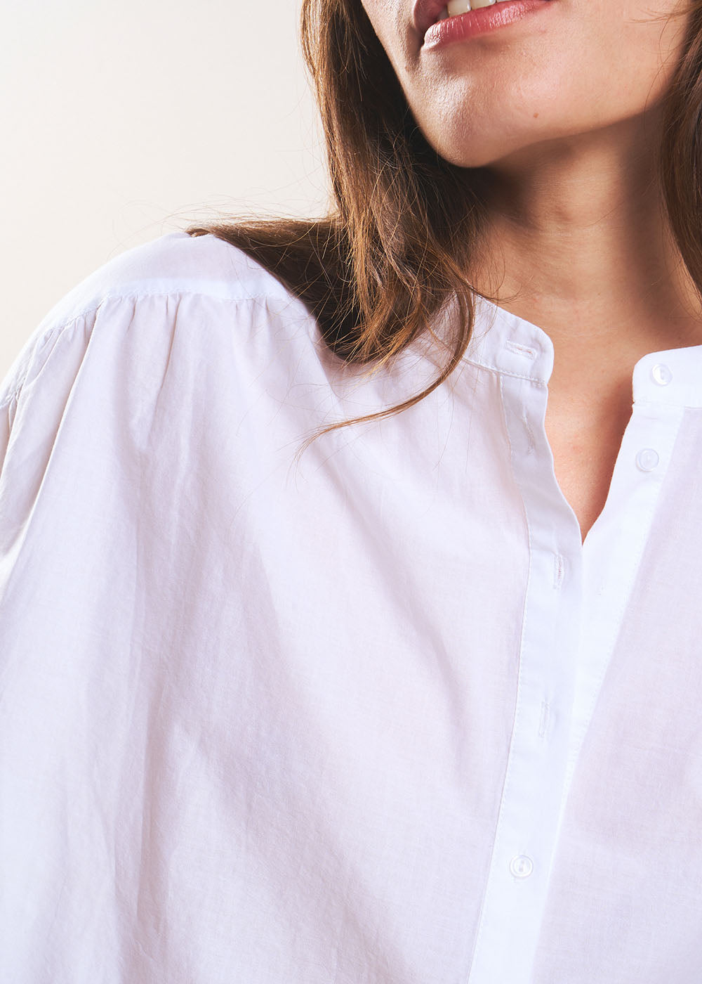 Short-sleeved blouse with long button placket - Sud Express - 6 - Sud Express