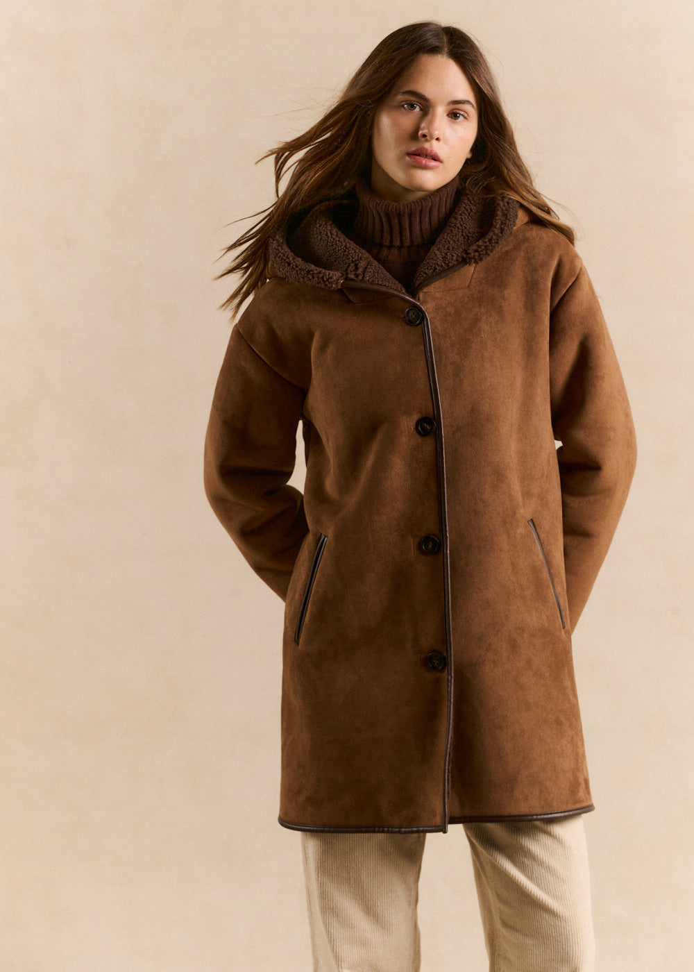 Manteau ample en peau lainée à capuche - Sud Express - 1 - Sud Express