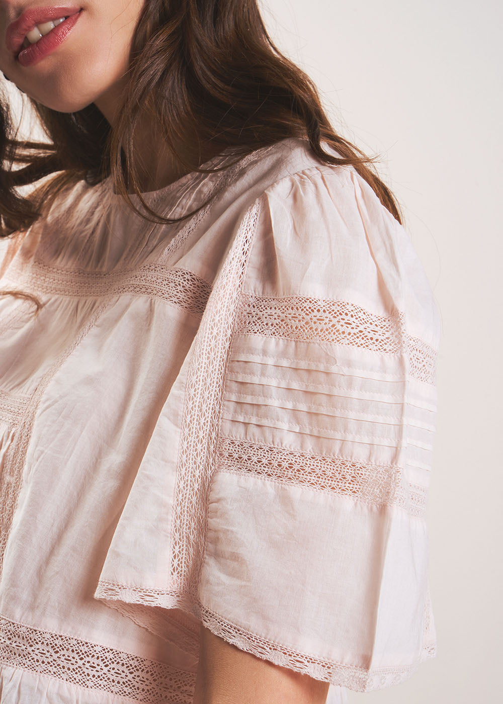 Short-sleeved top with openwork details - Sud Express - 2 - Sud Express