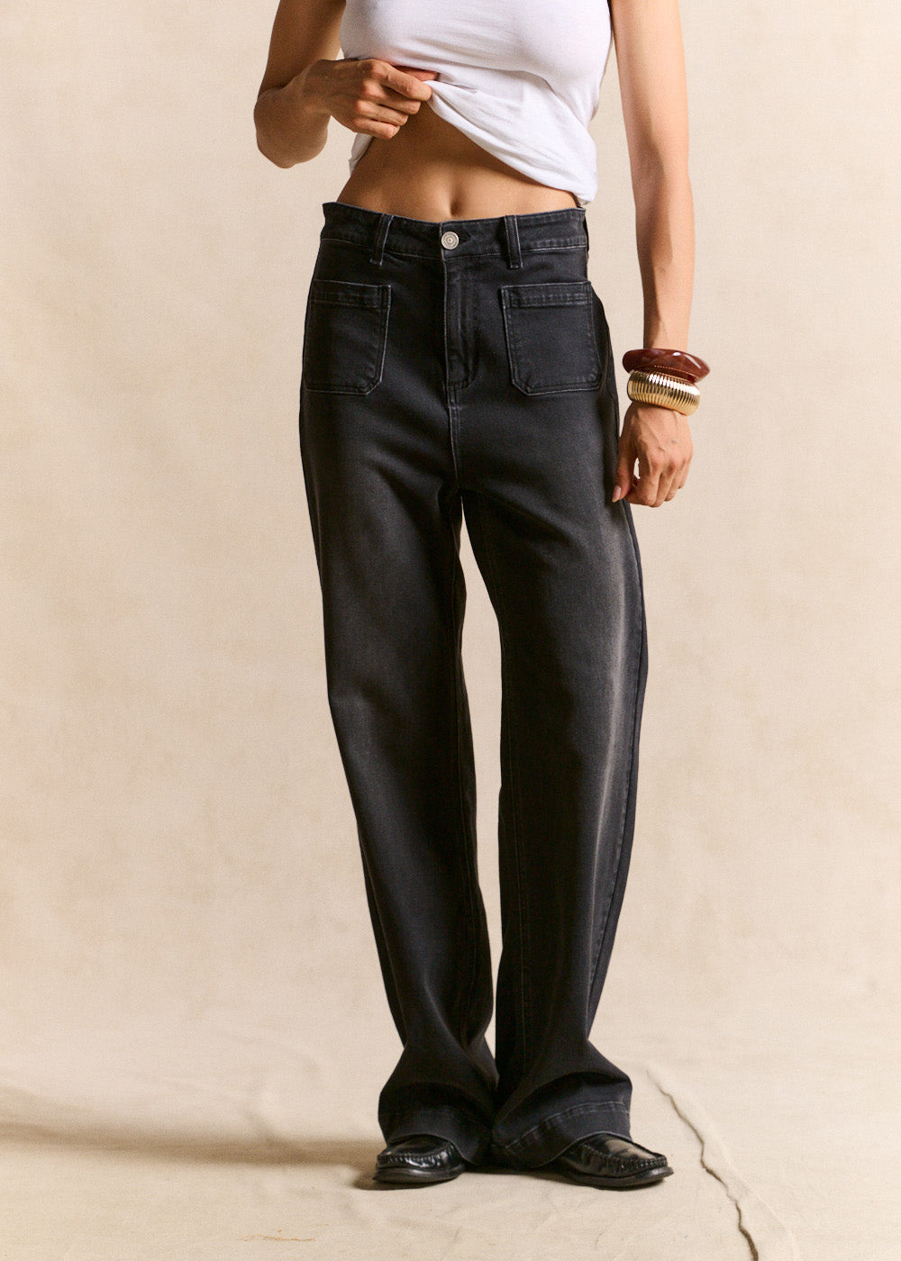 High-waisted, wide-leg jeans with turn-ups - Sud Express - 1 - Sud Express
