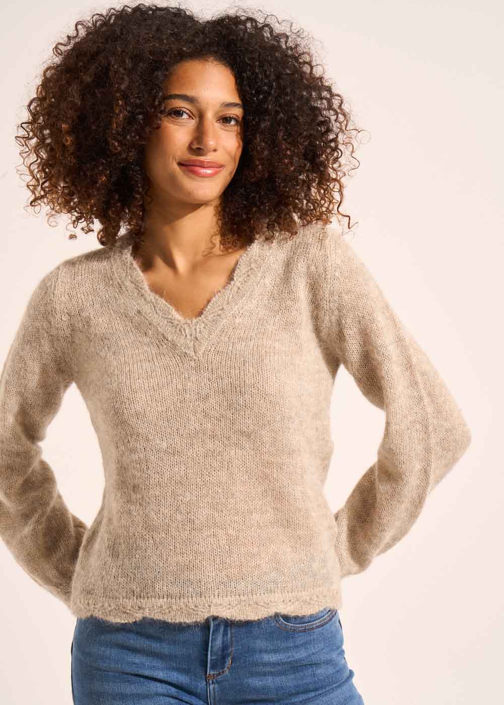 V-neck sweater with crochet details - Sud Express - 1 - Sud Express