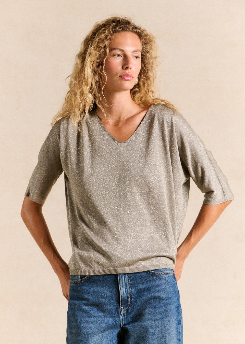 Oversized V-neck jumper in shiny knit with short sleeves - Sud Express - 5 - Sud Express