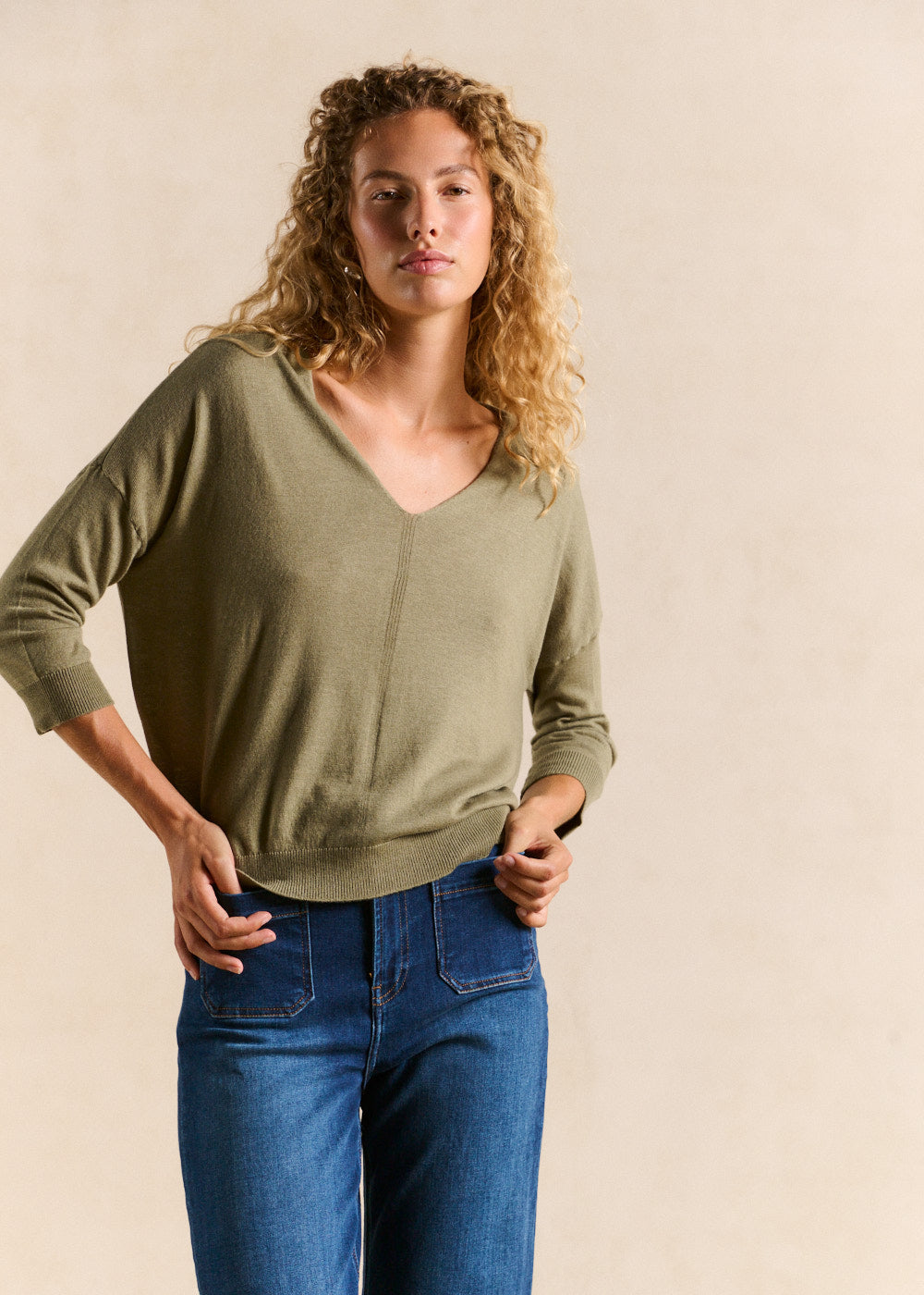 MANONO Oversized V-neck jumper with mid-length sleeves - 1 - Sud Express - Sud Express