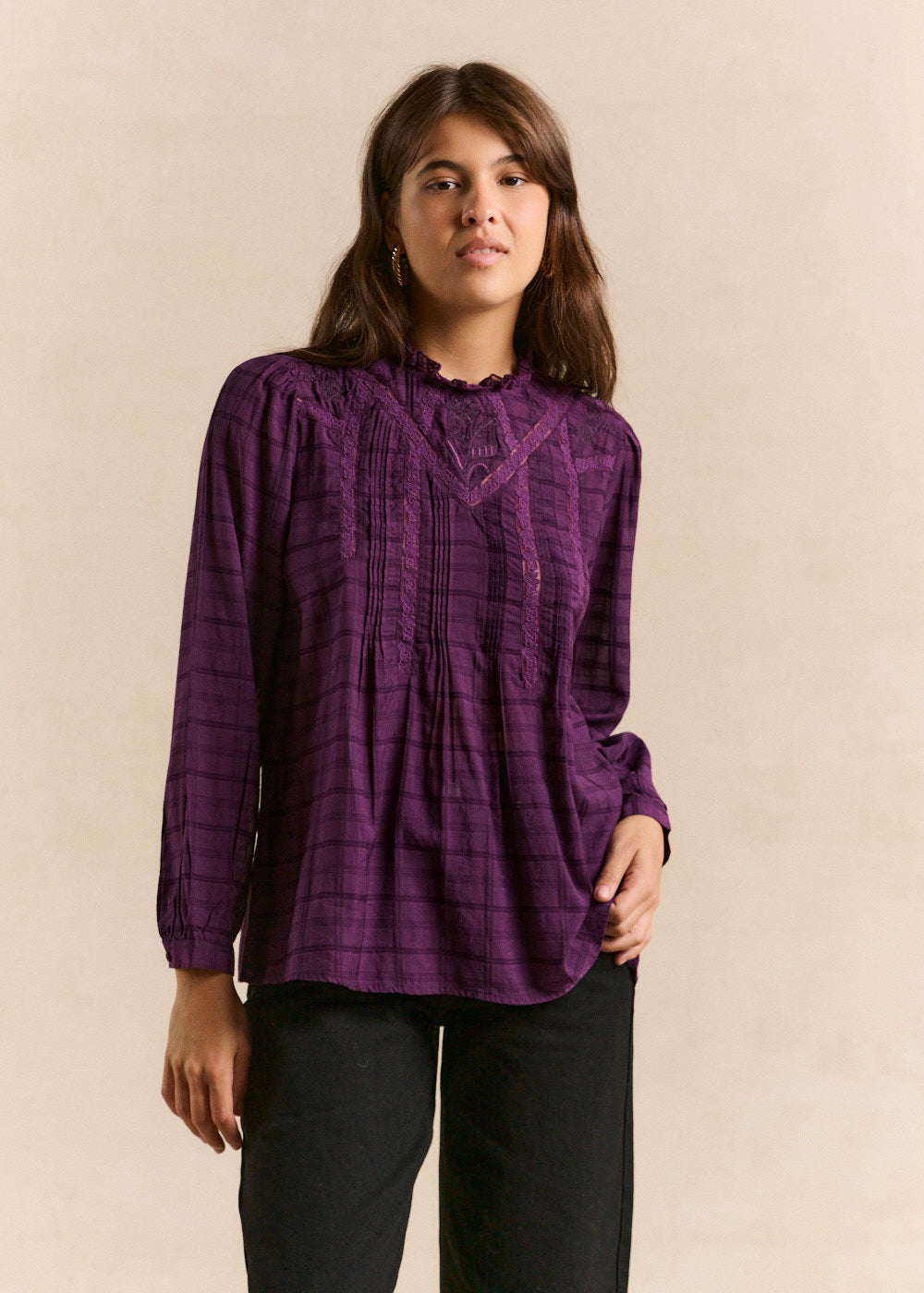 Plaid blouse with embroidered ruffled collar - Sud Express - 5 - Sud Express