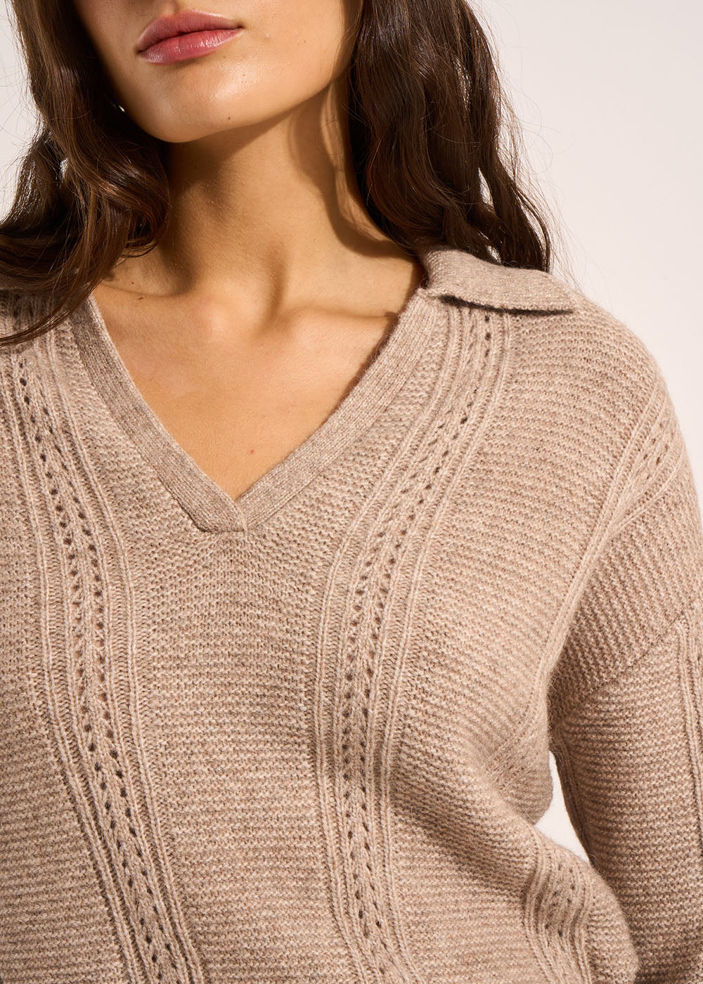Open collar sweater  - Sud Express - 2 - Sud Express